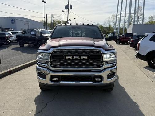 2022 RAM 3500 Limited Crew Cab 4x4 8' Box