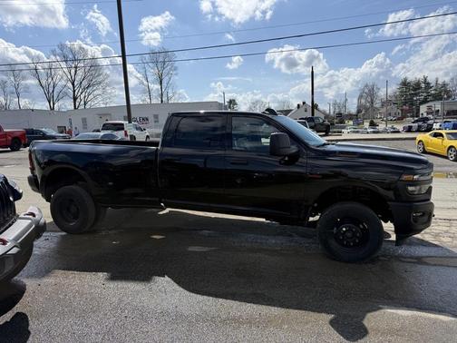 2026 RAM 3500 Tradesman Crew Cab 4x4 8' Box