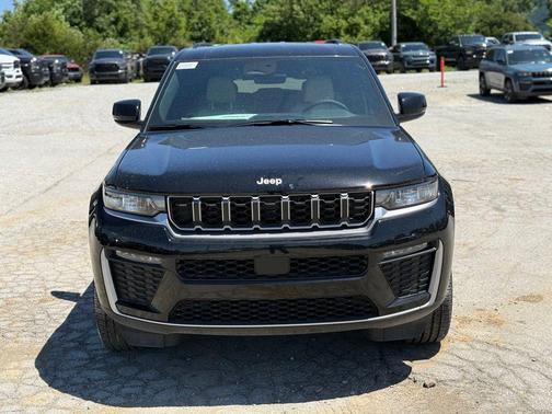 Diamond Black Crystal Pearlcoat 2026 Jeep Grand Cherokee Limited
