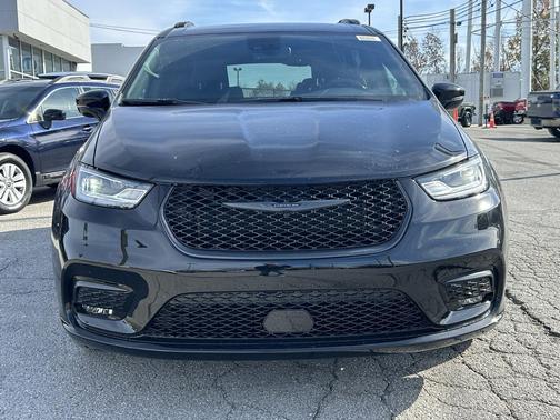 2026 Chrysler Pacifica L