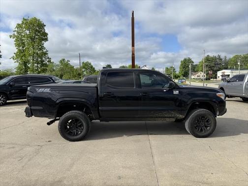 2022 Toyota Tacoma SR
