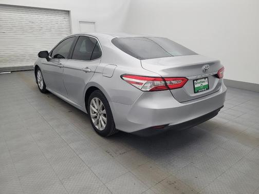 Celestial Silver Metallic 2018 Toyota Camry LE