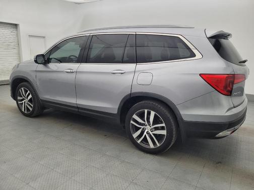 Modern Steel Metallic 2018 Honda Pilot Touring