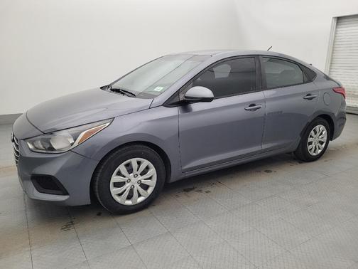 Urban Gray 2020 Hyundai Accent SE
