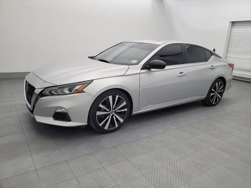 2022 Nissan Altima SR FWD