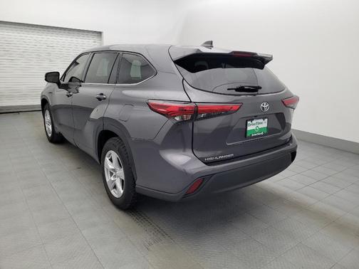 2022 Toyota Highlander LE