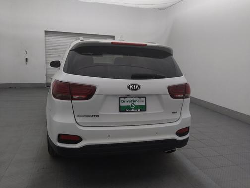 Snow White Pearl 2019 Kia Sorento LX