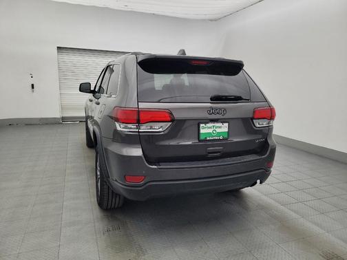 2020 Jeep Grand Cherokee Laredo