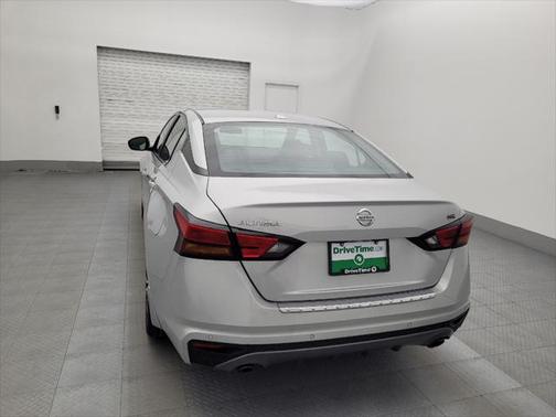 2021 Nissan Altima SR FWD
