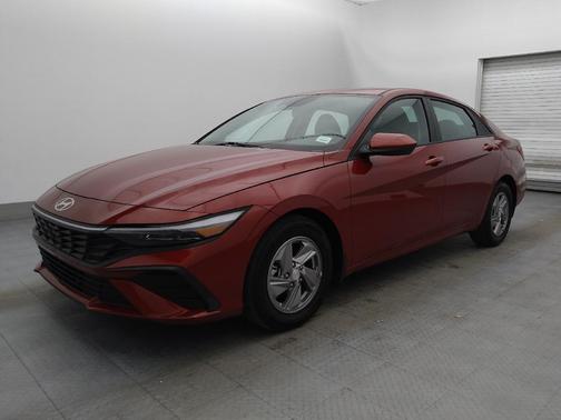 2024 Hyundai ELANTRA SE