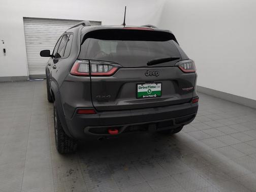 Granite Crystal Metallic Clearcoat 2020 Jeep Cherokee Trailhawk