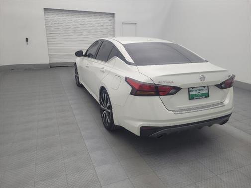 2021 Nissan Altima SR FWD