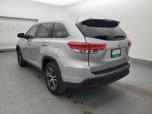 Celestial Silver Metallic 2019 Toyota Highlander LE