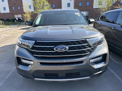Gray Metallic 2022 Ford Explorer XLT