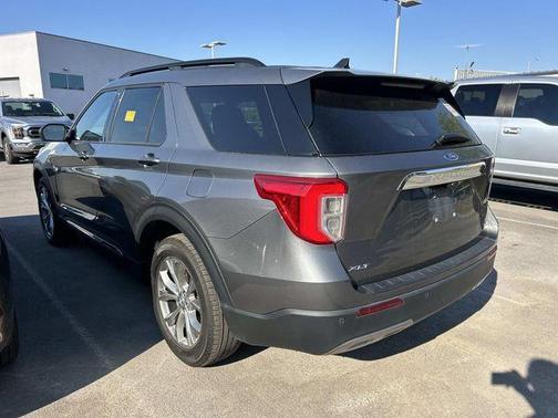Gray Metallic 2022 Ford Explorer XLT