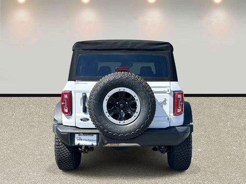 Oxford White 2023 Ford Bronco Badlands