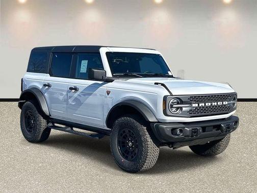 Oxford White 2026 Ford Bronco Badlands