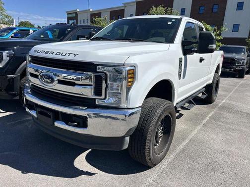 Oxford White 2017 Ford F-250 XL