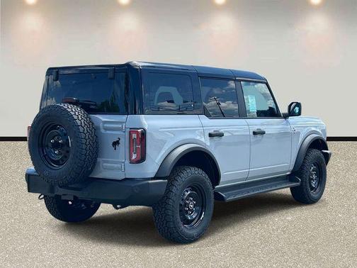 Avalanche 2026 Ford Bronco Outer Banks