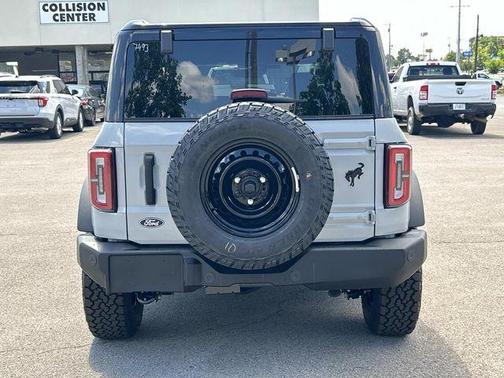Avalanche 2026 Ford Bronco Outer Banks