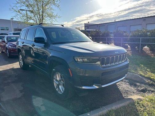 2022 Jeep Grand Cherokee L Laredo