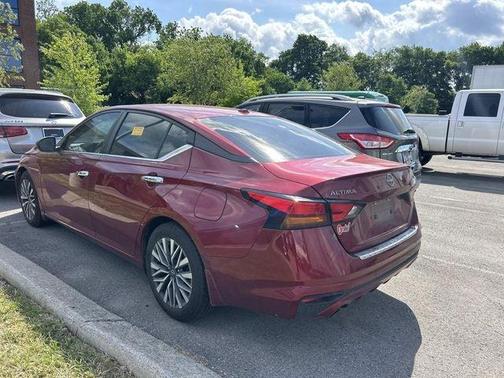 Scarlet Ember 2023 Nissan Altima 2.5 SV