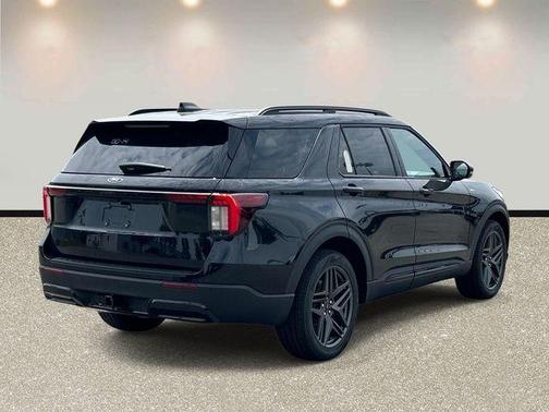 Black Metallic 2026 Ford Explorer ST-Line