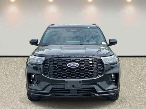 Black Metallic 2026 Ford Explorer ST-Line