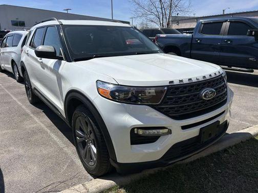 White 2021 Ford Explorer XLT