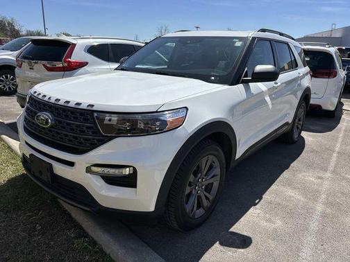 White 2021 Ford Explorer XLT
