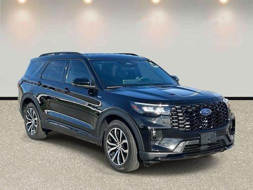 Black Metallic 2026 Ford Explorer ST-Line