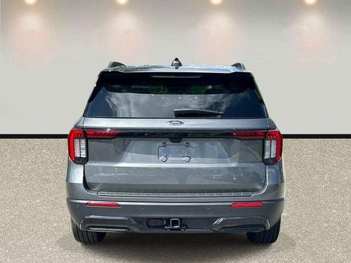 Gray Metallic 2026 Ford Explorer ST-Line
