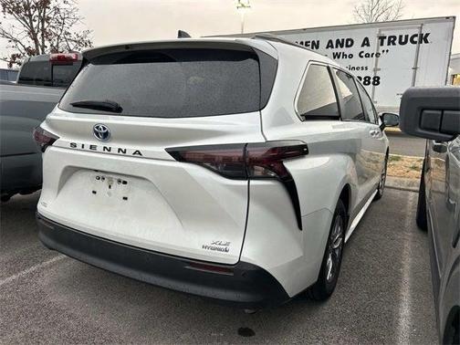 2024 Toyota Sienna XLE