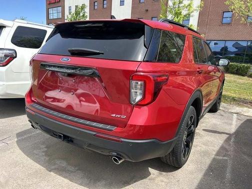 Rapid Red Metallic Tinted Clearcoat 2024 Ford Explorer ST-Line