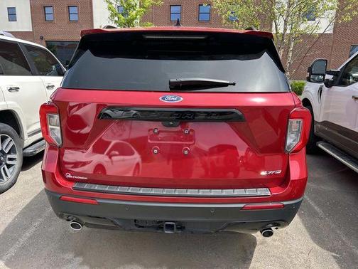 Rapid Red Metallic Tinted Clearcoat 2024 Ford Explorer ST-Line