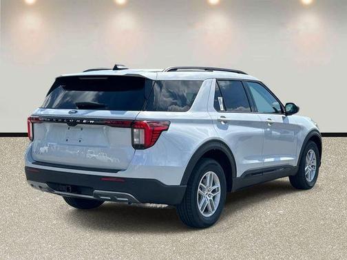 White Metallic 2026 Ford Explorer Active