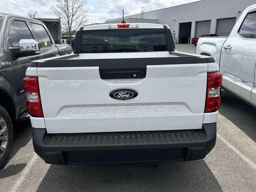 Oxford White 2025 Ford Maverick XL