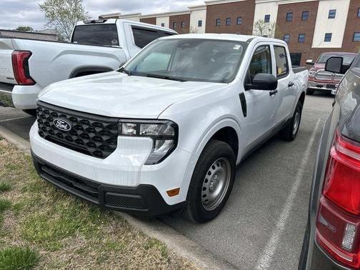 Oxford White 2025 Ford Maverick XL