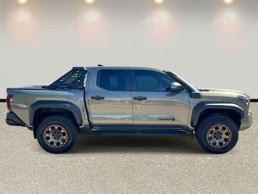 Bronze 2024 Toyota Tacoma Hybrid Trailhunter