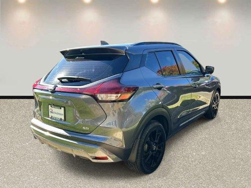 Gun Metallic 2022 Nissan Kicks SR