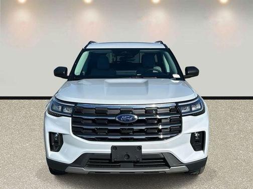 White Metallic 2026 Ford Explorer Active