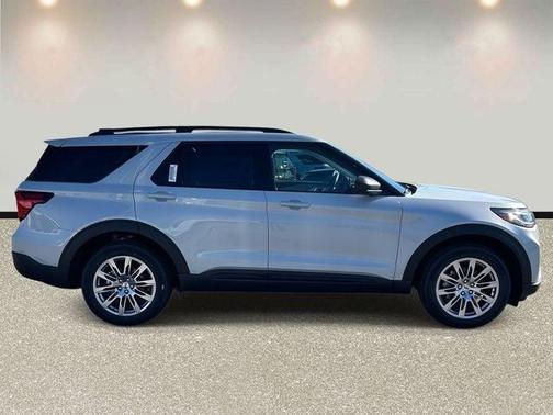 White Metallic 2026 Ford Explorer Active