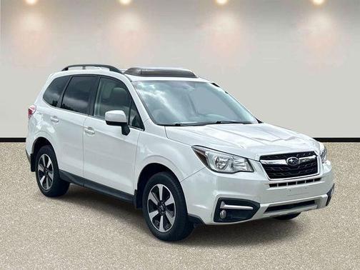 Crystal White Pearl 2017 Subaru Forester 2.5i Limited