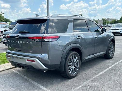 2025 Nissan Pathfinder SL