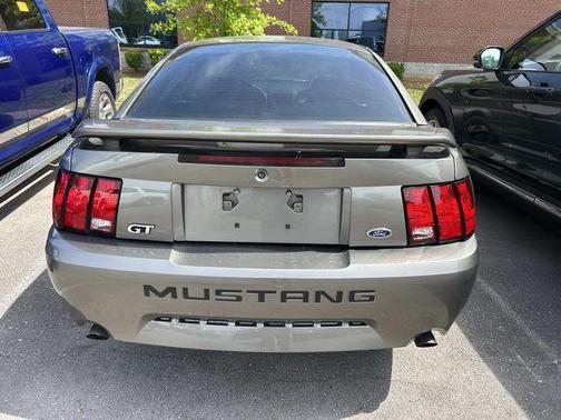 Gray 2001 Ford Mustang GT