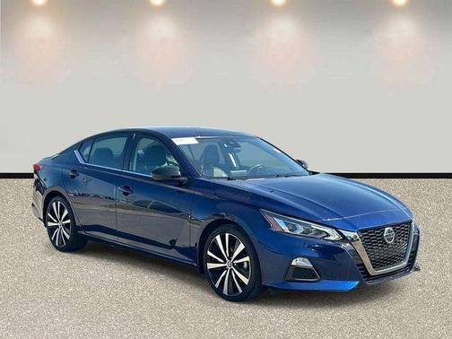 Deep Blue Pearl 2022 Nissan Altima 2.5 SR
