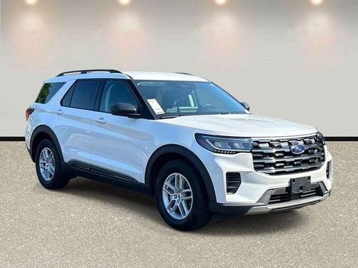 White Metallic 2026 Ford Explorer Active