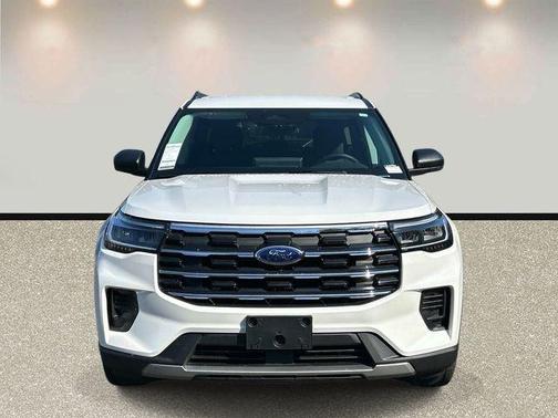 White Metallic 2026 Ford Explorer Active