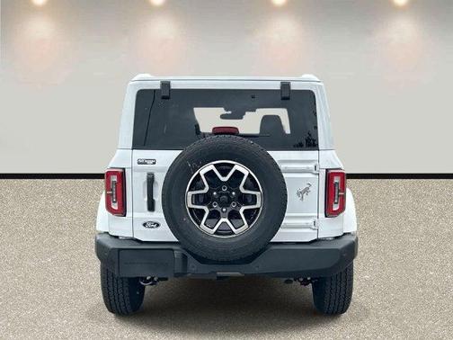 Oxford White 2026 Ford Bronco Outer Banks
