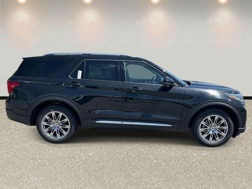Black Metallic 2026 Ford Explorer Platinum